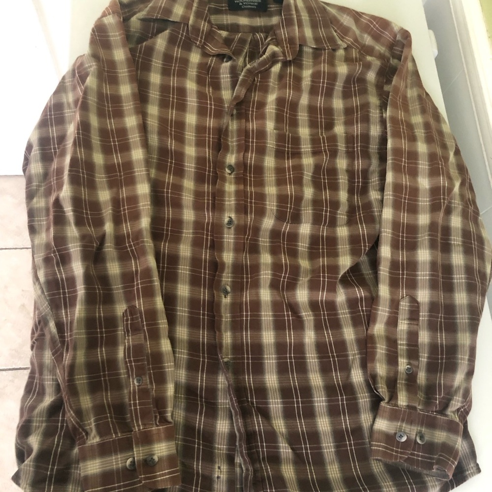 Roundtree & Yorke Outdoors Brown Plaid Flannel Button-Down Shirt - Size M